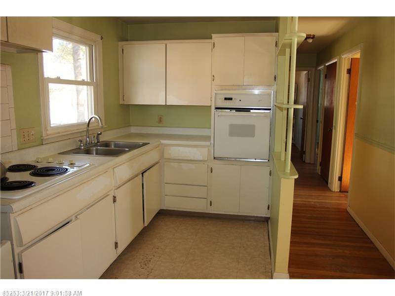 26 Roland AVE, Lewiston, ME 04240