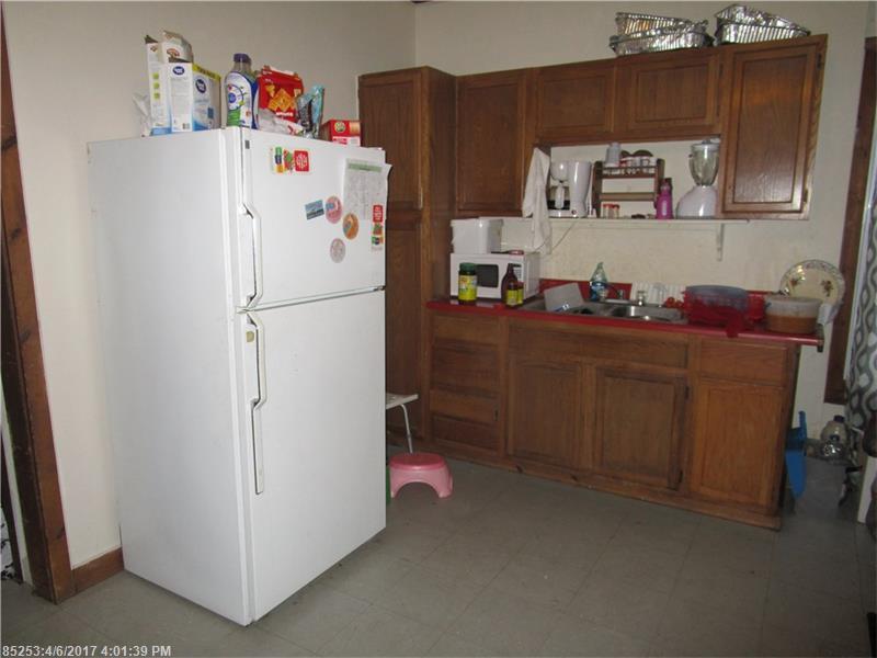 81 Oak ST, Lewiston, ME 04240