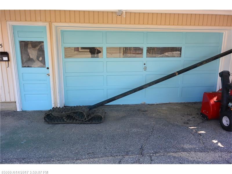 27 Burbank ST, Lewiston, ME 04240