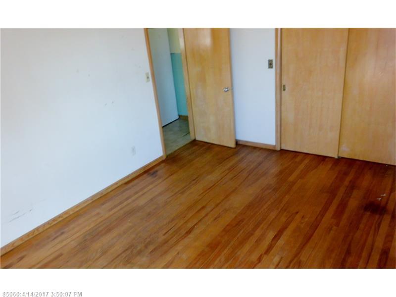 27 Burbank ST, Lewiston, ME 04240