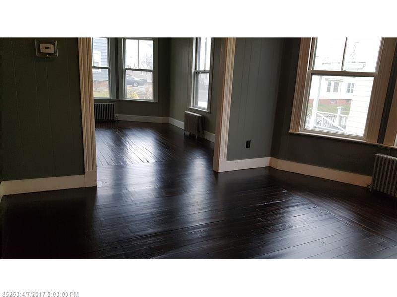 20 Wood ST, Lewiston, ME 04240