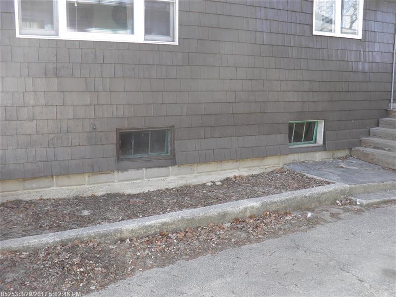 476 Sabattus ST, Lewiston, ME 04240