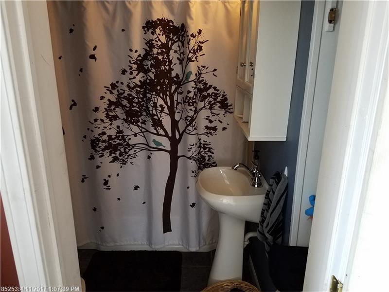 25 Seventh ST, Auburn, ME 04240