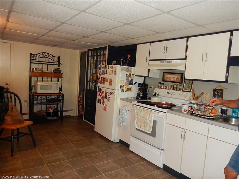 18 Dill ST, Lewiston, ME 04240
