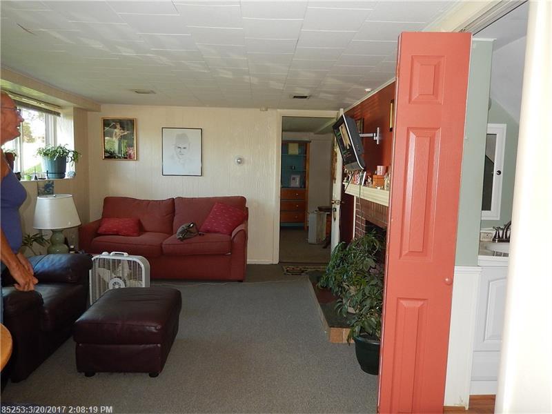 18 Dill ST, Lewiston, ME 04240