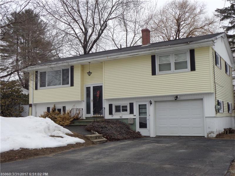 10 Hillmount DR, Lewiston, ME 04240