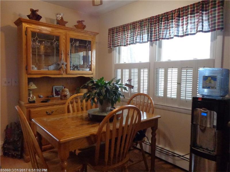 10 Hillmount DR, Lewiston, ME 04240