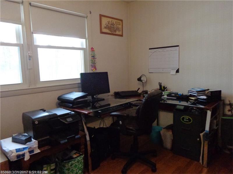 10 Hillmount DR, Lewiston, ME 04240