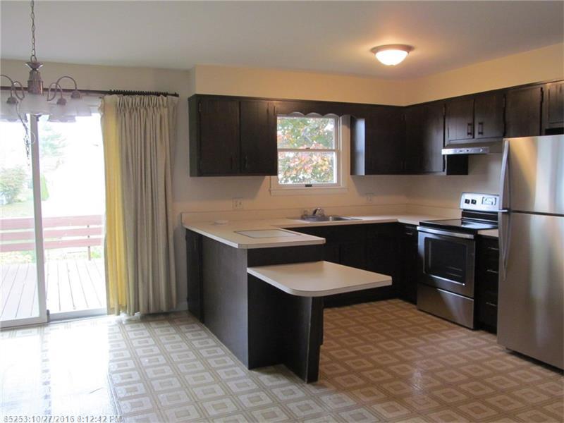29 Scribner CIR, Lewiston, ME 04240