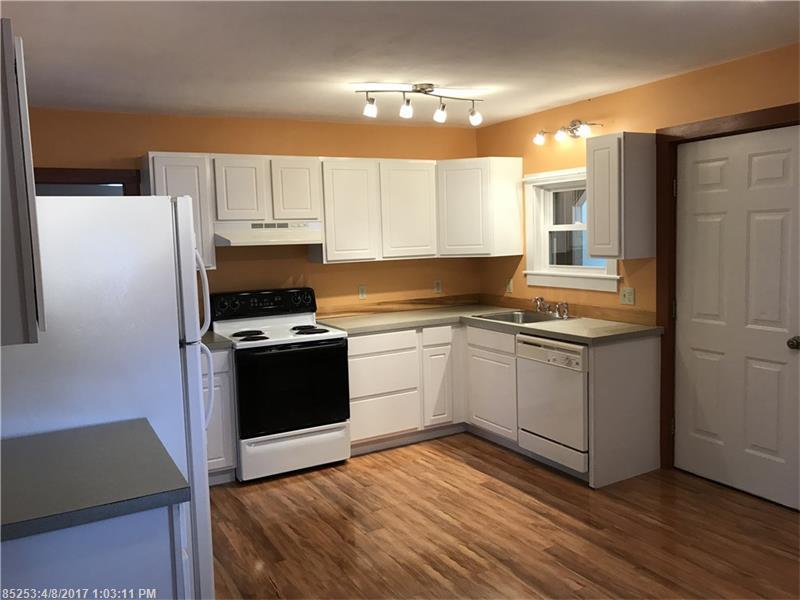 2 Ralph AVE, Lewiston, ME 04240