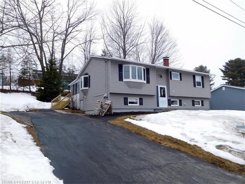 4 Swale LN, Lewiston, ME 04240