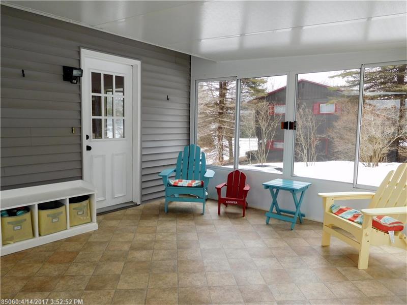 4 Swale LN, Lewiston, ME 04240