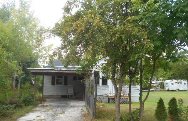 12 Ames AveLewiston, ME, 04240Androscoggin County