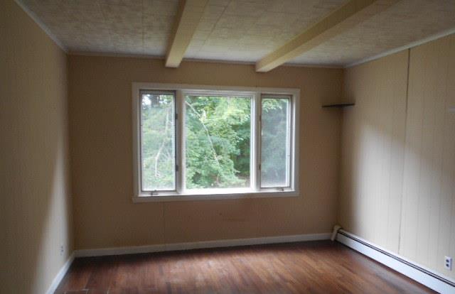 12 Ames AveLewiston, ME, 04240Androscoggin County