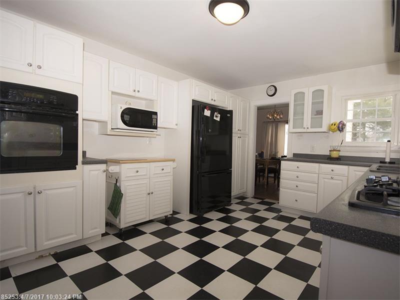 6 Vining ST, Lisbon, ME 04252