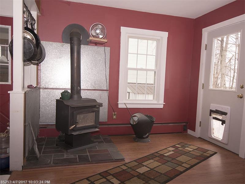 6 Vining ST, Lisbon, ME 04252