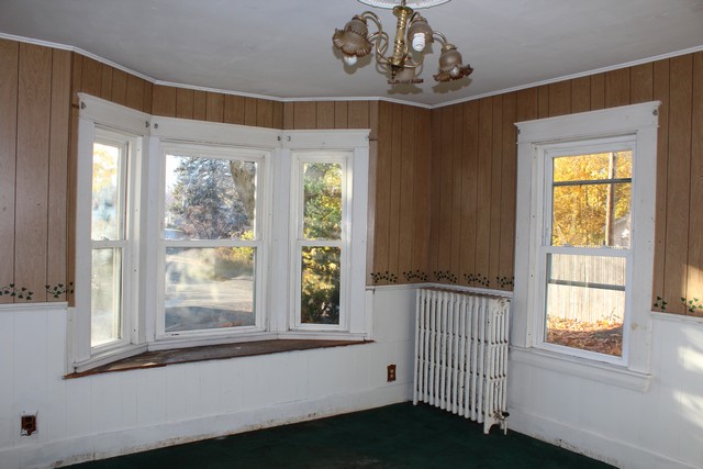 33 Bemis StLivermore Falls, ME, 04254Androscoggin County