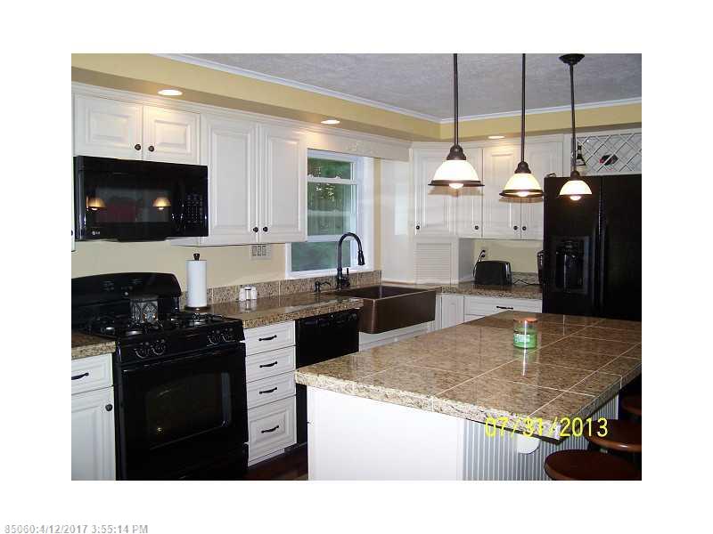 18 Brookside AVE, Livermore Falls, ME 04254
