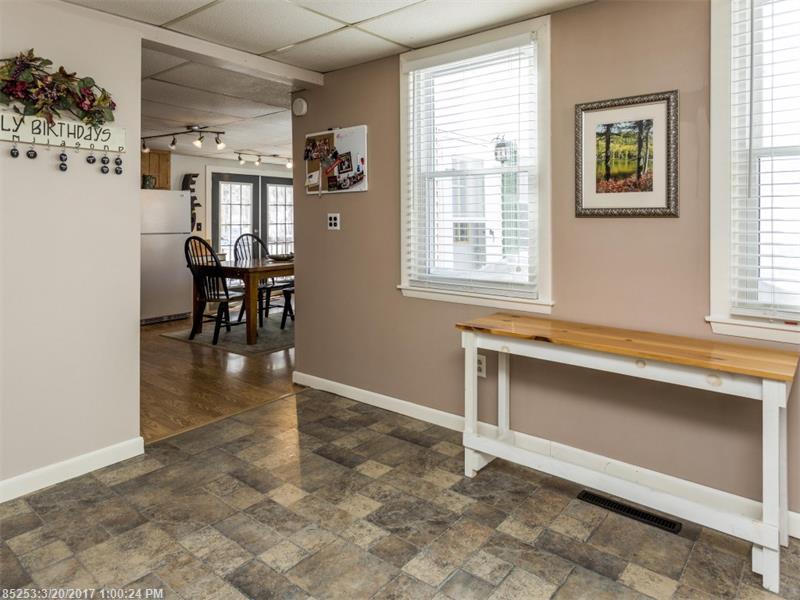 18 Judson ST, Mechanic Falls, ME 04256