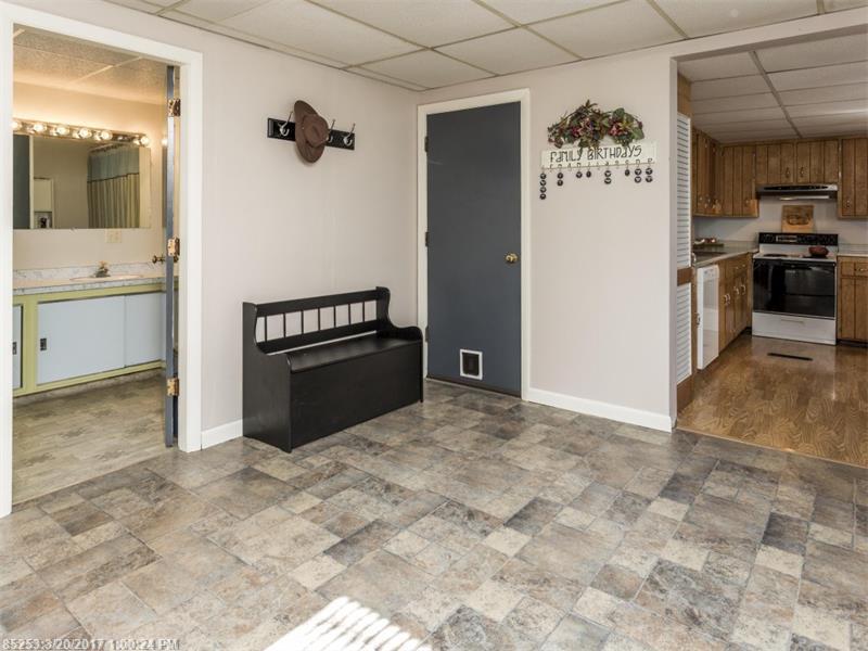 18 Judson ST, Mechanic Falls, ME 04256