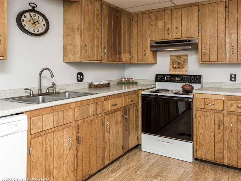 18 Judson ST, Mechanic Falls, ME 04256