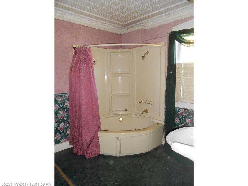 20 Danforth ST, Norway, ME 04268
