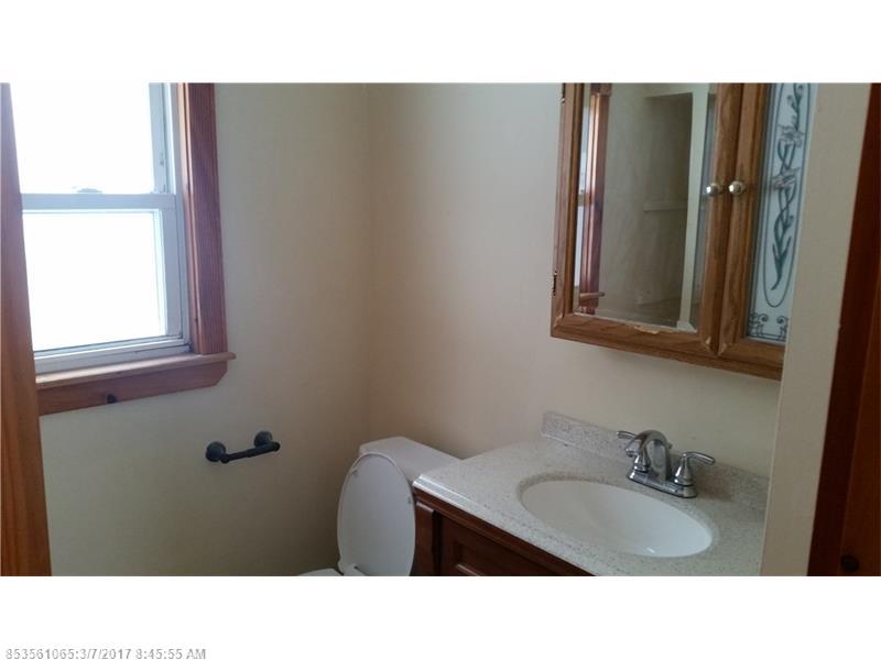 13 Conway ST, Sabattus, ME 04280