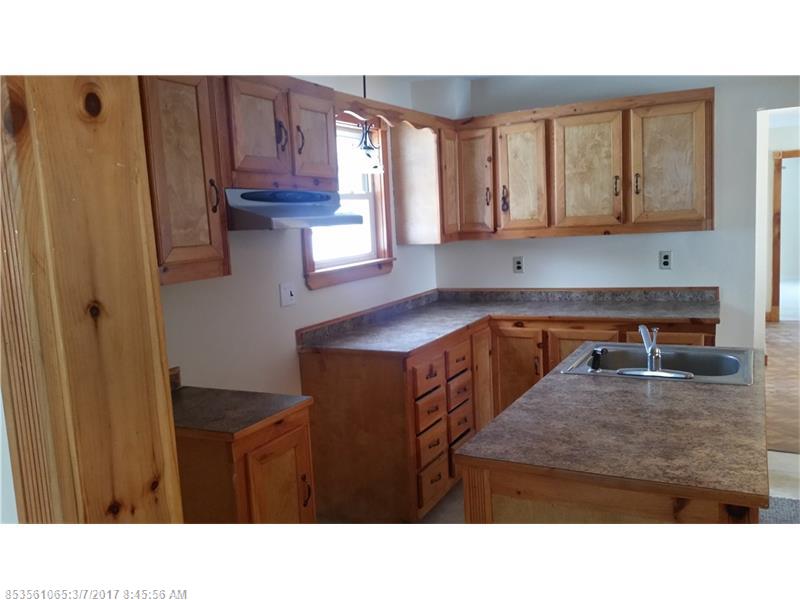 13 Conway ST, Sabattus, ME 04280