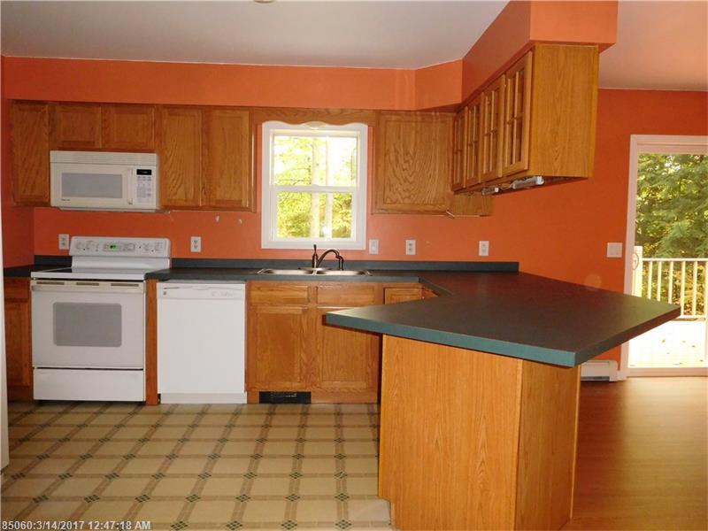 70 Lansley DR, Sabattus, ME 04280