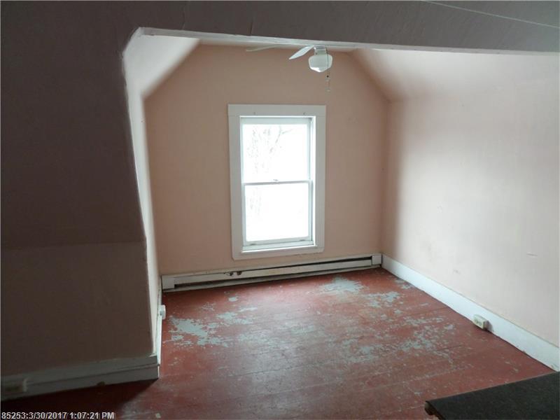 76 Western AVE, Paris, ME 04281