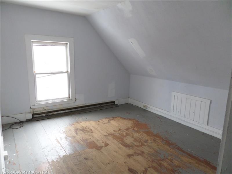 76 Western AVE, Paris, ME 04281
