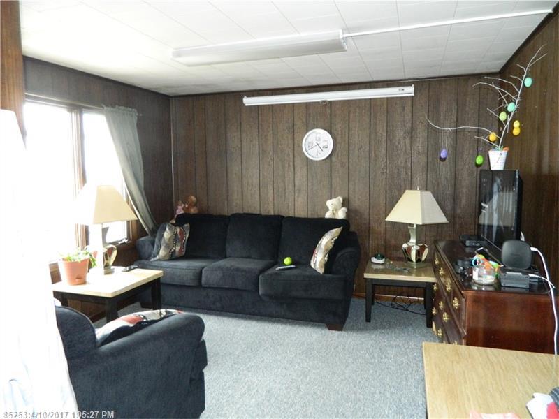 10 Barrows ST, Paris, ME 04281