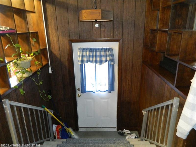 10 Barrows ST, Paris, ME 04281