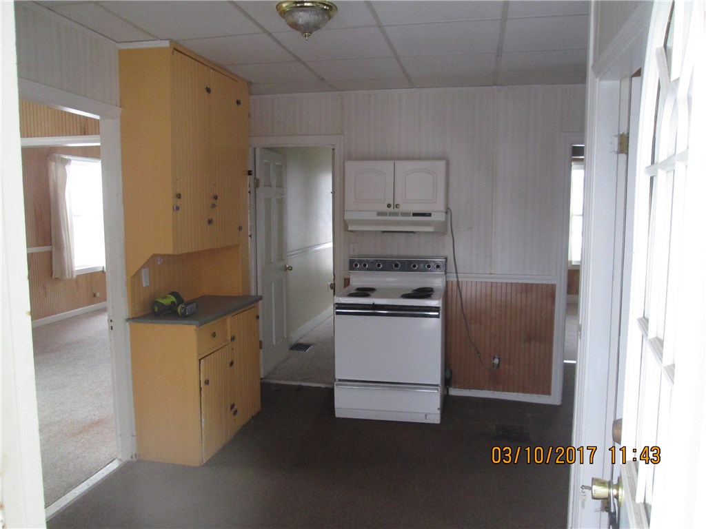 18 E CHESTNUT ST, Augusta, ME 04330