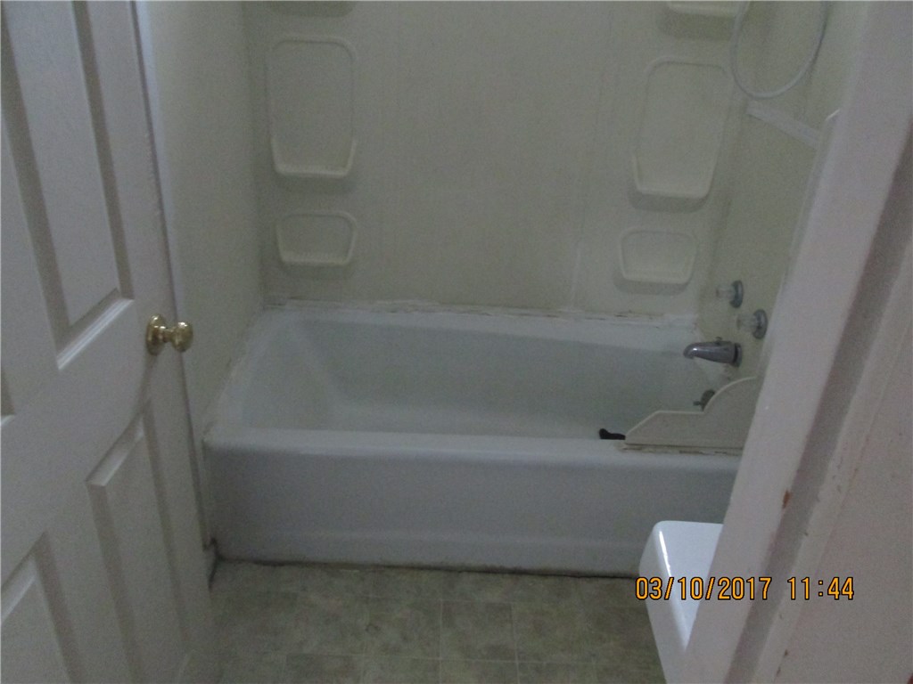18 E CHESTNUT ST, Augusta, ME 04330