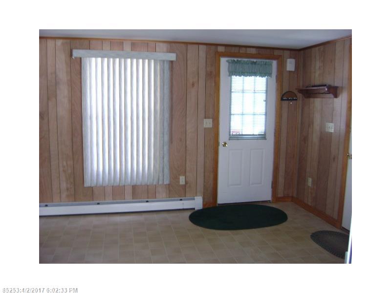 8 Parkview TER, Augusta, ME 04330