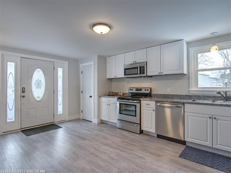 13 Pam Cor DR, Sidney, ME 04330