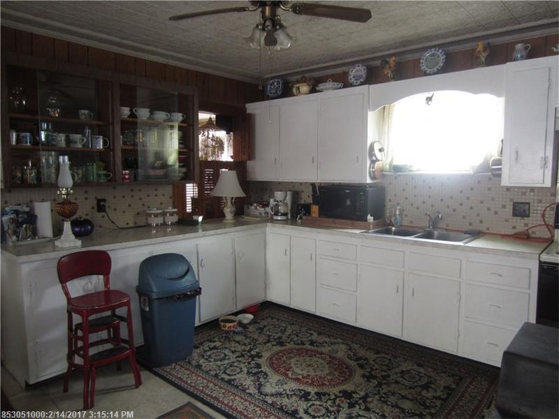 22 Elm St, Gardiner, ME 04345