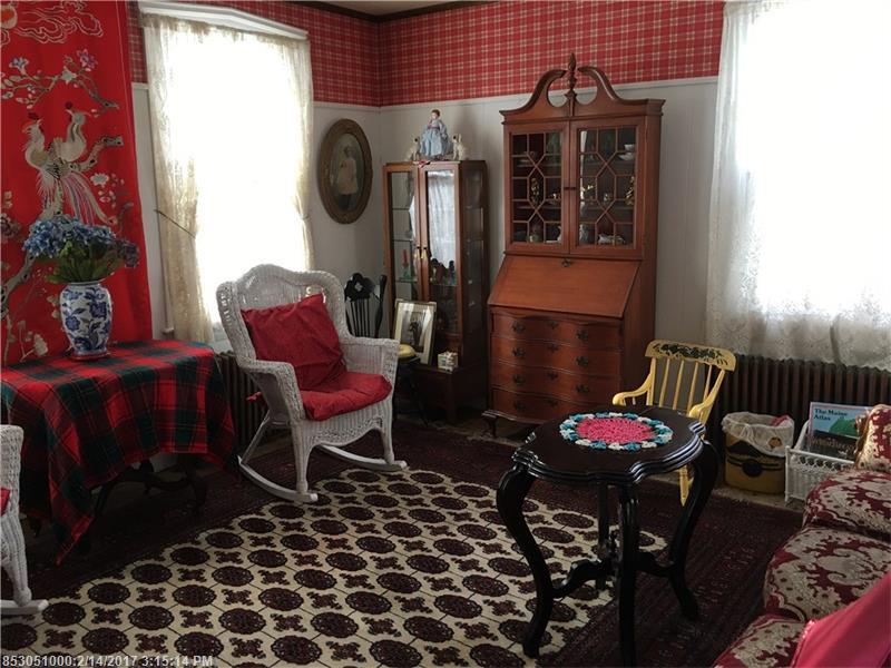 22 Elm St, Gardiner, ME 04345