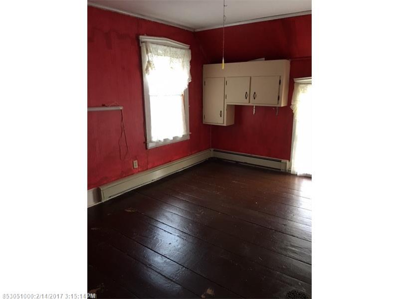 22 Elm St, Gardiner, ME 04345