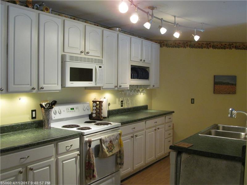 81 Hanley RD, Pittston, ME 04345