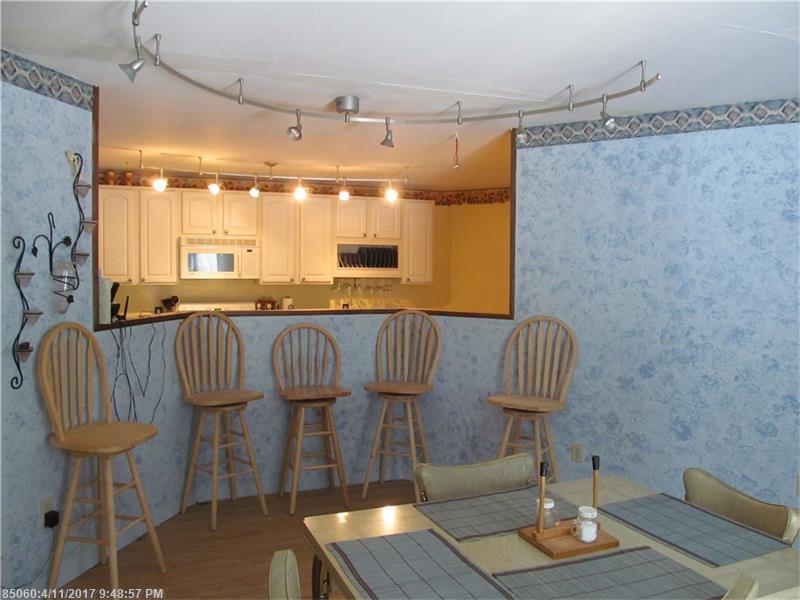 81 Hanley RD, Pittston, ME 04345