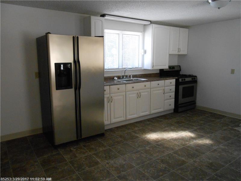 166 Webb RD, Pittston, ME 04345