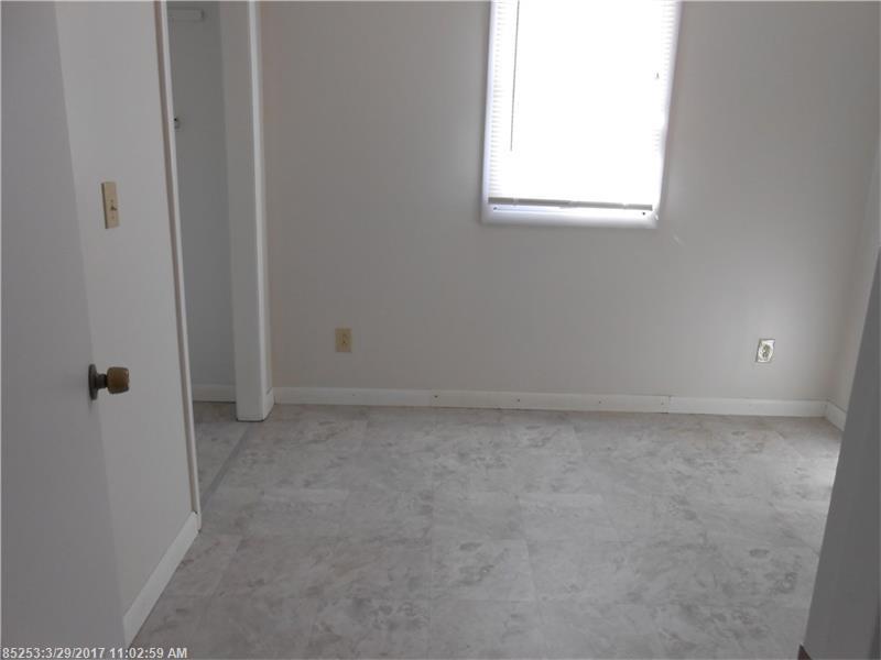 166 Webb RD, Pittston, ME 04345