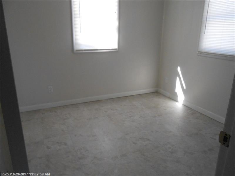 166 Webb RD, Pittston, ME 04345