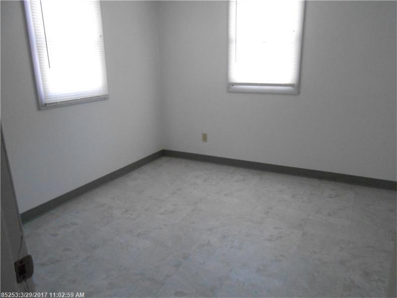 166 Webb RD, Pittston, ME 04345