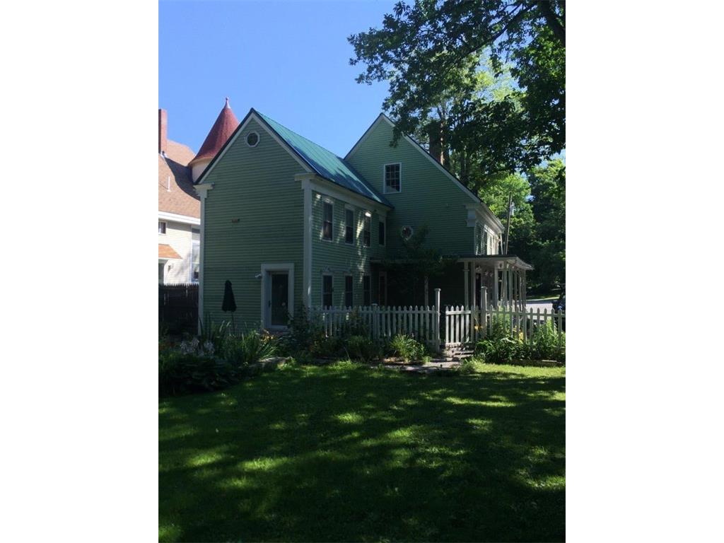 23 Lincoln Ave, Gardiner, ME 04345