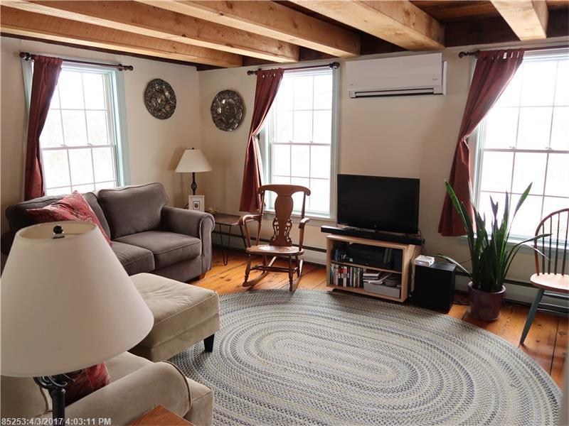 33 Greenville ST, Hallowell, ME 04347