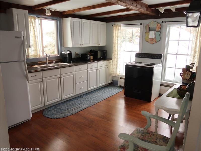 33 Greenville ST, Hallowell, ME 04347