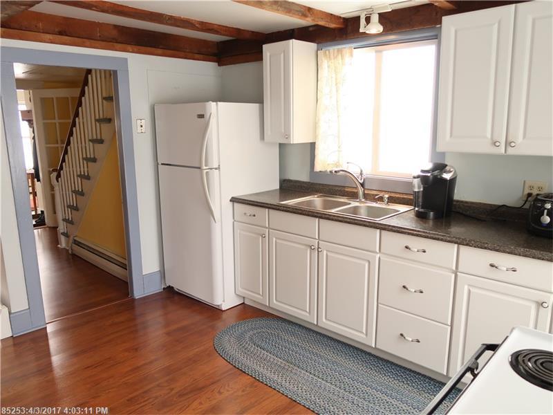 33 Greenville ST, Hallowell, ME 04347
